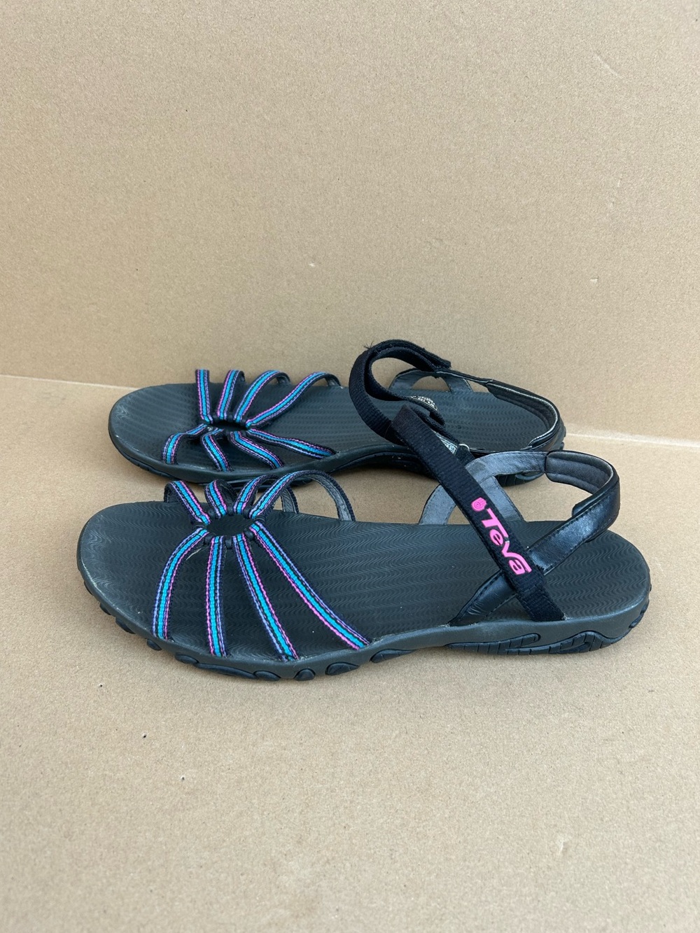 Teva Kayenta Strappy Sandals Women’s sz 10 Adjustable Hiking Sport Black Purple